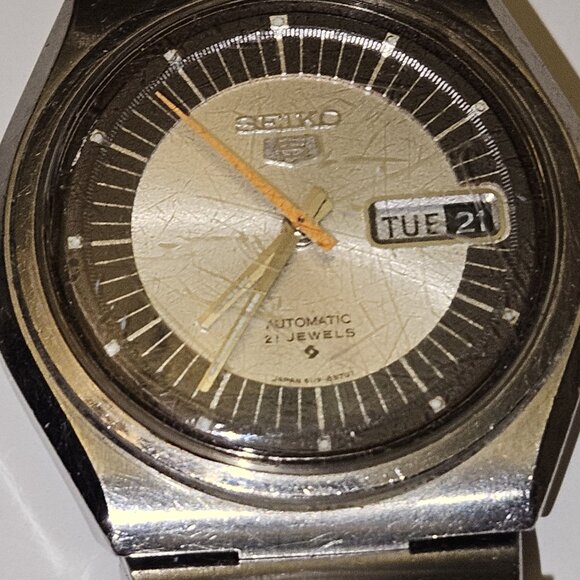 Vintage Seiko 5 Automatic Men’s Watch – Model 6119-8670 (21 Jewels) - Picture 6 of 16